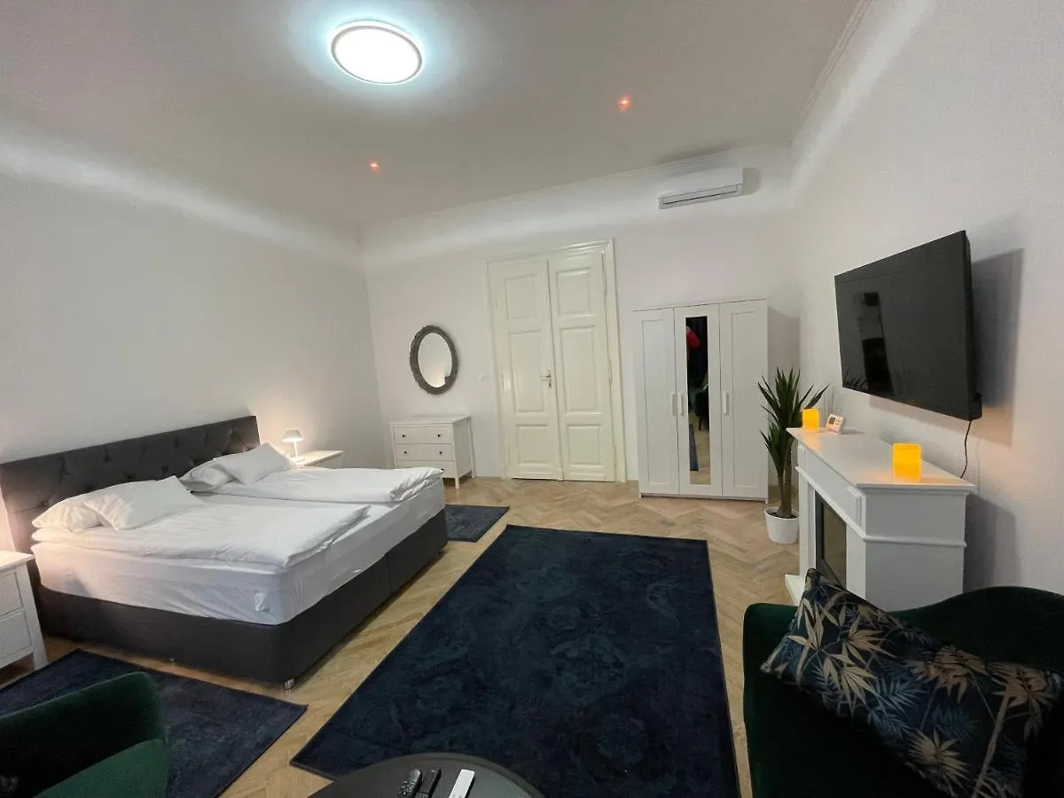 Fullmoon Luxury Apartment Segedyn Węgry